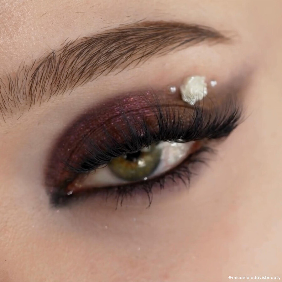 una sombra de secretos